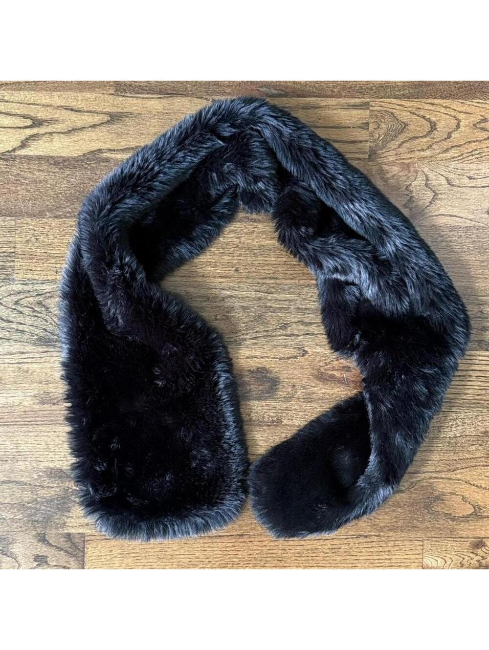 ✨ Cache Black Faux Fur Stole / Scarf – Satin Lining